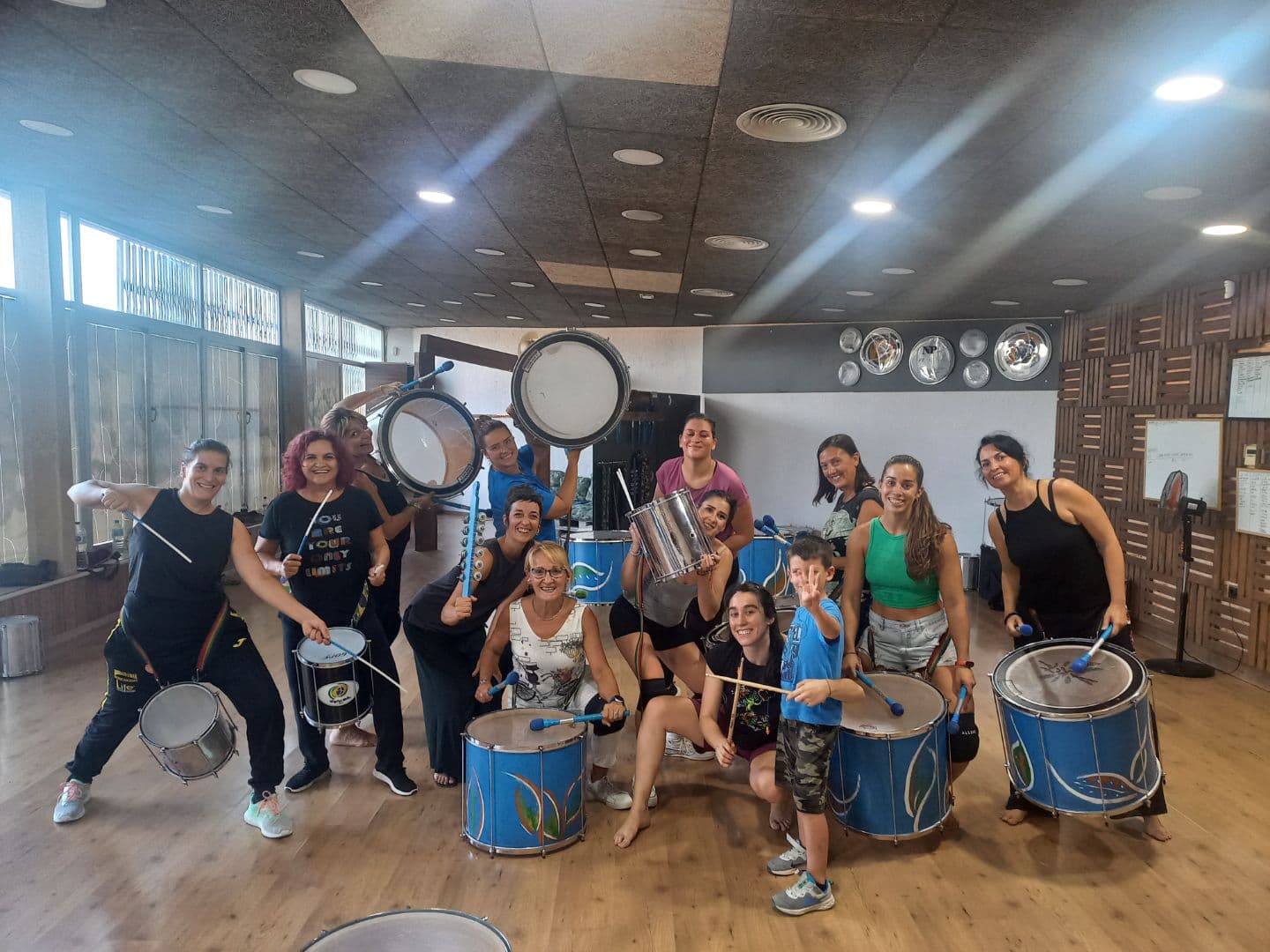 Taller de batucada – Conecta y vibra en grupo